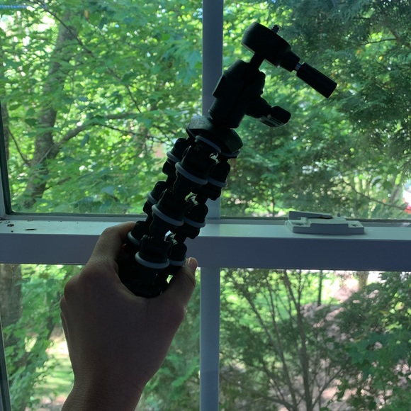 ONN Flexible Tripod - Picture 4 of 5